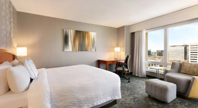 Двухместный номер Standard с видом на город Courtyard by Marriott Tysons McLean