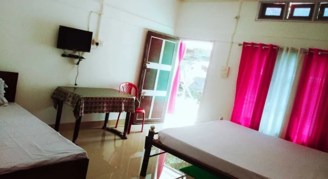 Homocation Sreemoyee Homestay, 예약 호텔 Assam 조식 포함 호텔, 아침 식사