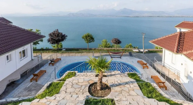Коттедж The Lake House 1 Pool Access