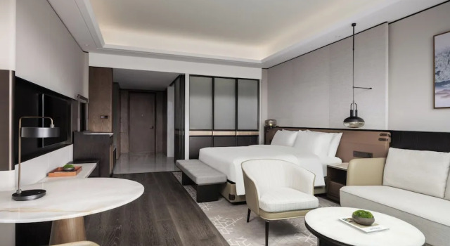 Standardowy dwuosobowy klub pokój z widokiem na jezioro Sheraton Ninghai Hotel
