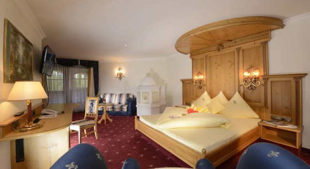 Полулюкс с балконом и с видом на горы Hotel Alte Post