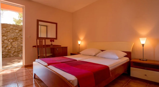 Apartment with Sea View And Ac, 12 Km From Sibenik