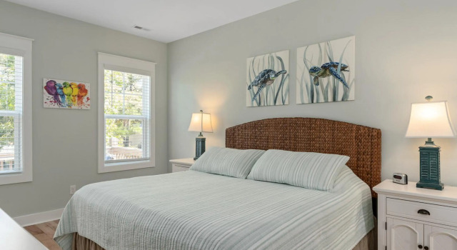 A Sloth's Retreat by Oak Island Accommodations