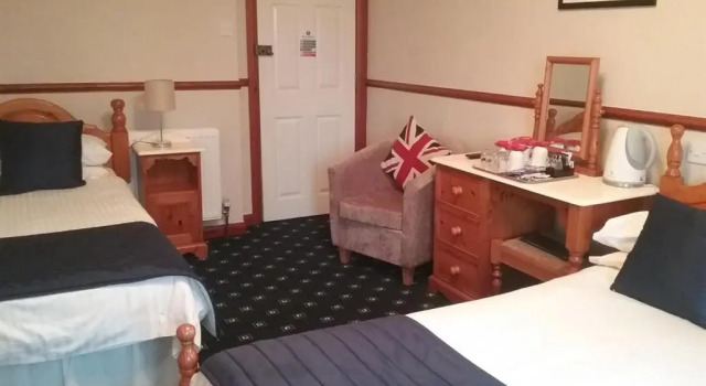 Четырёхместный номер Standard The Gower Hotel