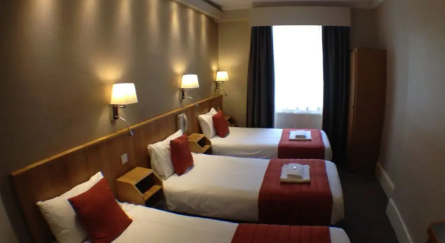 Трёхместный номер Standard Columbus Hotel