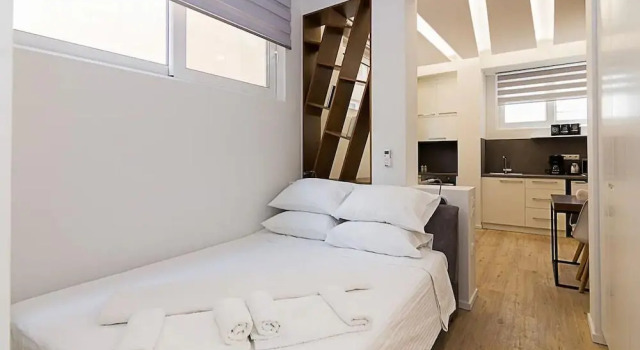 Brand New Flat Next to Syntagma Square, Забронировать Отель Афины Острова Саронического залива - Аттика, рядом с Мечеть Тзисдаракис