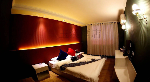 Yuxi Hotel, Rezerwuj Hotel Hotele w Yuxi z parkingiem, Parking