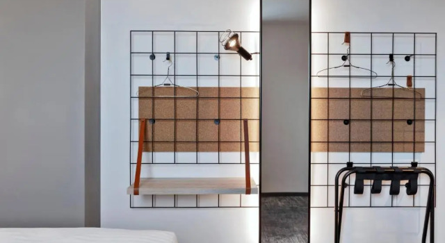Трёхместный номер Standard Moxy Hamburg City