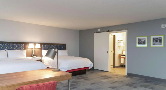 Четырёхместная студия Hampton Inn & Suites Xenia Dayton