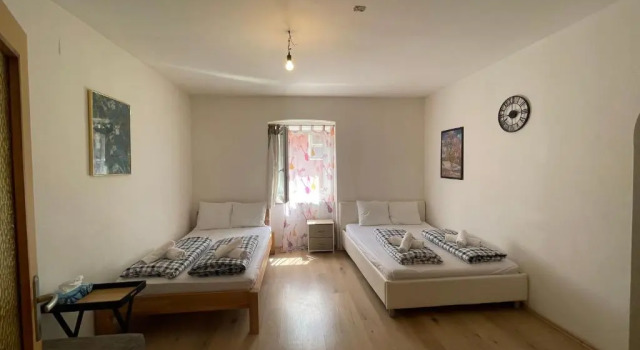 HOSTEL LOVELY ROOMS CITY CENTER, shared Bathroom, Book Hostel Villach Dobratsch, near Villach Central Station