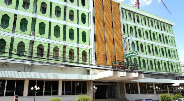 Memorial, Varaa Hotelli Hotellit North-Eastern Thailand pysäköinnillä, Pysäköinti