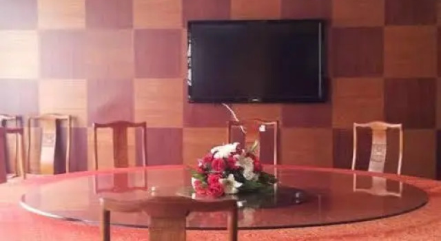 Shenzhen Huamao Aviation Hotel, Rezerwuj Hotel Hotele w Shenzhen z parkingiem, Parking