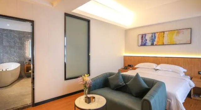 Люкс Deluxe Ximen Hotel (Shantou High-speed Railway Station)