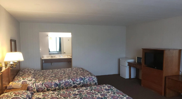Четырёхместный номер Standard OYO Hotel Whitely City Hwy 27 KY