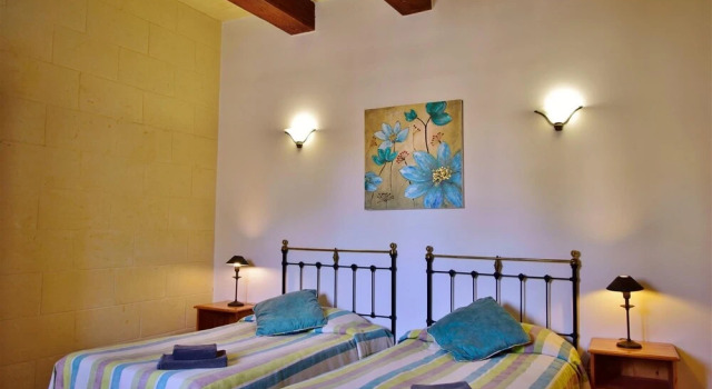 Villagg Tal-fanal - 4 Bedroom Maisonette, Varaa Huoneisto Ghasri Gozo