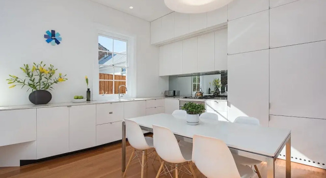 Stunning Family Home 5mins to CBD H332, Забронировать Дом для отпуска Коттеджи Sydney Region, Коттедж