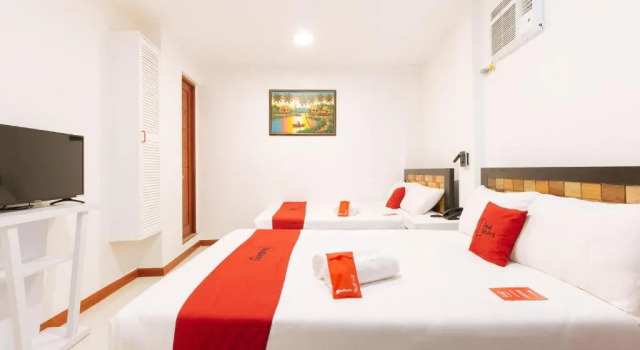 Семейный номер Deluxe RedDoorz near Mercado del Lago