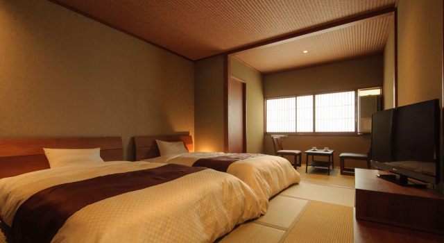 Kusatsu Onsen Ryokan Yoshinoya, Забронировать Отель Отели Кусацу с парковкой, рядом с Лыжный курорт Кусацу Онсэн, Парковка