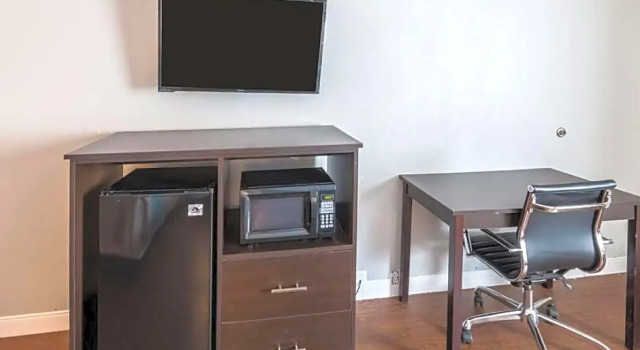 Четырёхместный номер Standard Econo Lodge Mineral Wells