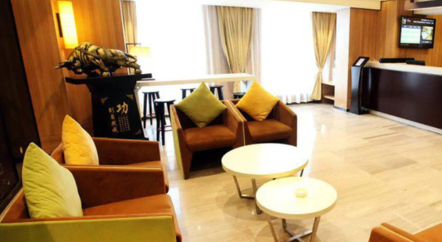 IU Hotel Xian Xijing Hospital Tonghua Gate Subway Station Branch, Buchen Sie Hotel Xi'an Shaanxi