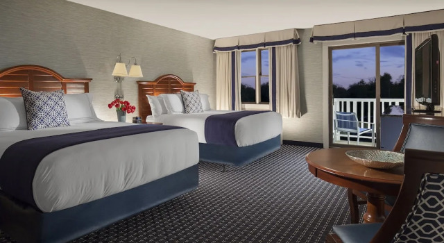 Четырёхместный номер Standard Hyannis Harbor Hotel