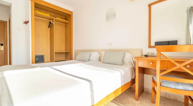 Superior Kahden hengen huone parvekkeella Hotel Nets
