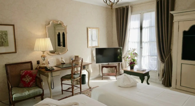 Двухместный номер Standard с балконом и с видом на сад Le Manoir de Gressy