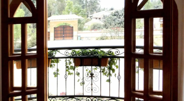 Четырёхместный номер Standard с балконом и с видом на сад Villa de Los Angeles