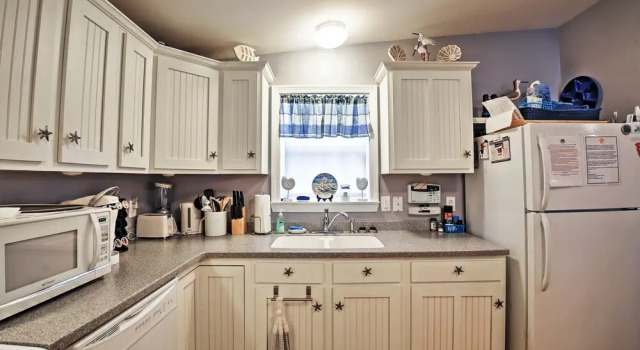 Коттедж Wells Beach Cottage w/ Pool Access ~ 1 Mi to Coast