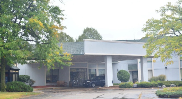 Elk Grove Hotel