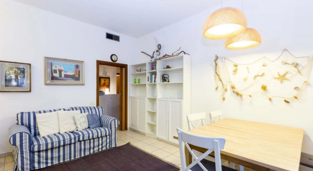 Spacious and tastefully furnished apartment very close to the sandy beach in Marina di Campo.-IL GABBIANO PIANO TERRA, Book Apartment Marina di Campo Elba