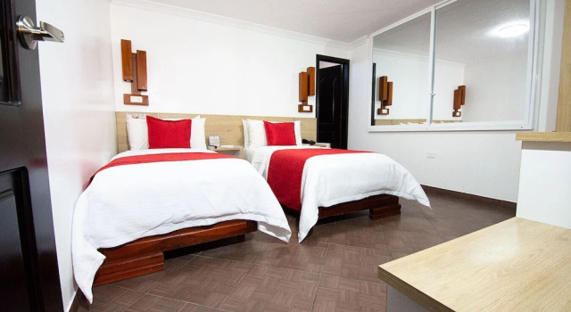 Двухместный номер Standard c 1 комнатой Hotel Plaza Victoria