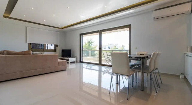 Апартаменты Amazing 2 Bdrm Sea View Holiday Apt