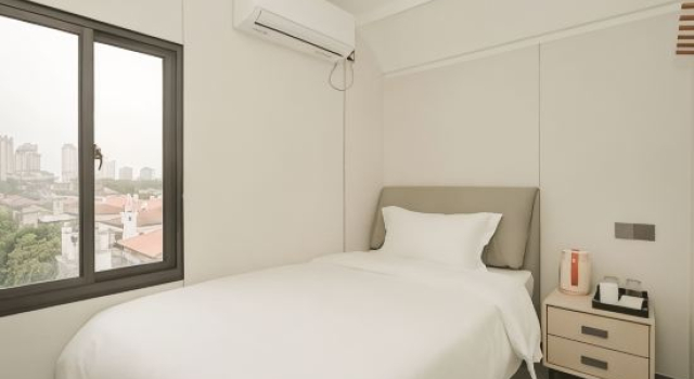Camera Standard Modeng Hostel