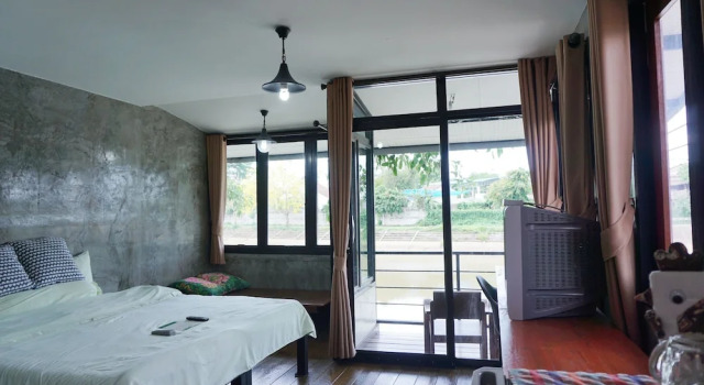 Номер Standard с балконом R-Lampang Guest House