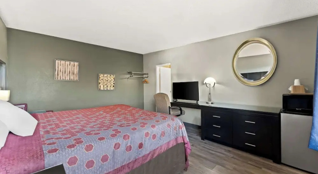 Двухместный номер Standard с видом на горы Knights Inn Montgomeryville
