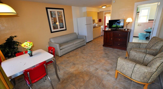 Полулюкс Nantucket Inn & Suites