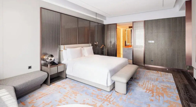 Люкс Crowne Plaza Qingdao Jinshui by IHG