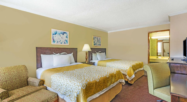 Четырёхместный номер Standard Days Inn by Wyndham Slidell