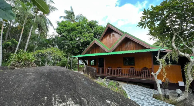Семейный номер Standard с видом на бассейн Tharathip Resort Koh Phangan - SHA Plus
