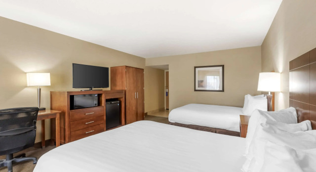 Четырёхместный номер Standard Best Western Cotton Tree Inn