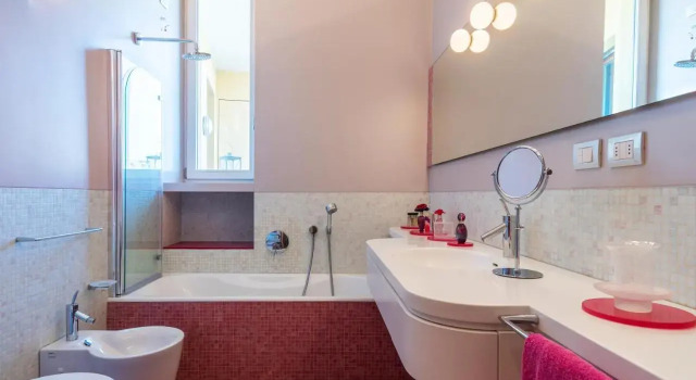 Luxury 2bed-2bath with private car park, Забронировать Отель Милан Ломбардия, рядом с Colonne di San Lorenzo