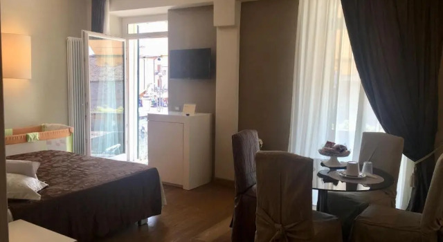 Полулюкс Deluxe Oreste Suite
