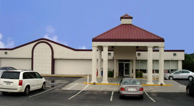 Quality Inn Newport, Book Hotel Hoteller i Newport med pool, Swimmingpool