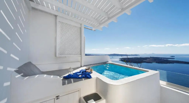 Вилла с 2 комнатами Alba Cave Villa