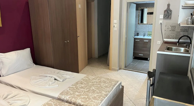 Room-beautiful Bedroom for 4 People in L