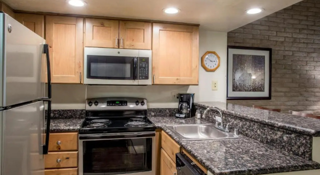 Студия Sandstone Creek Club Condominiums