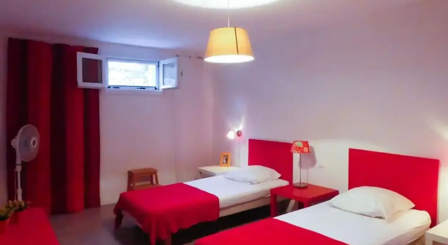 Glyfada CN Cheerful 5 Bedroom Home on the Beach
