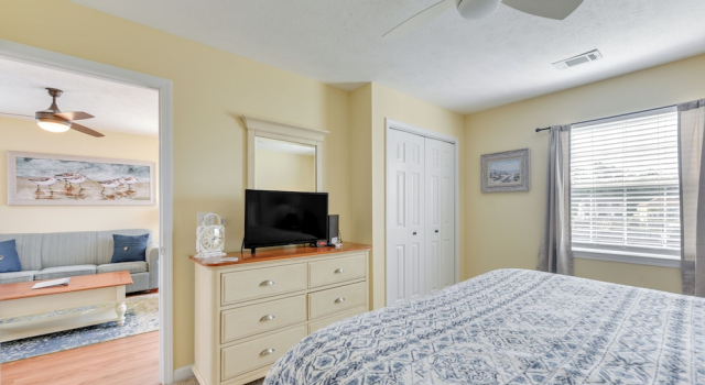 Апартаменты 5 Mi to Beach: Myrtle Beach Condo w/ Pool Access!