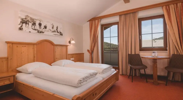 Loipenstubn, Book Hotel Brixen im Thale Brixental